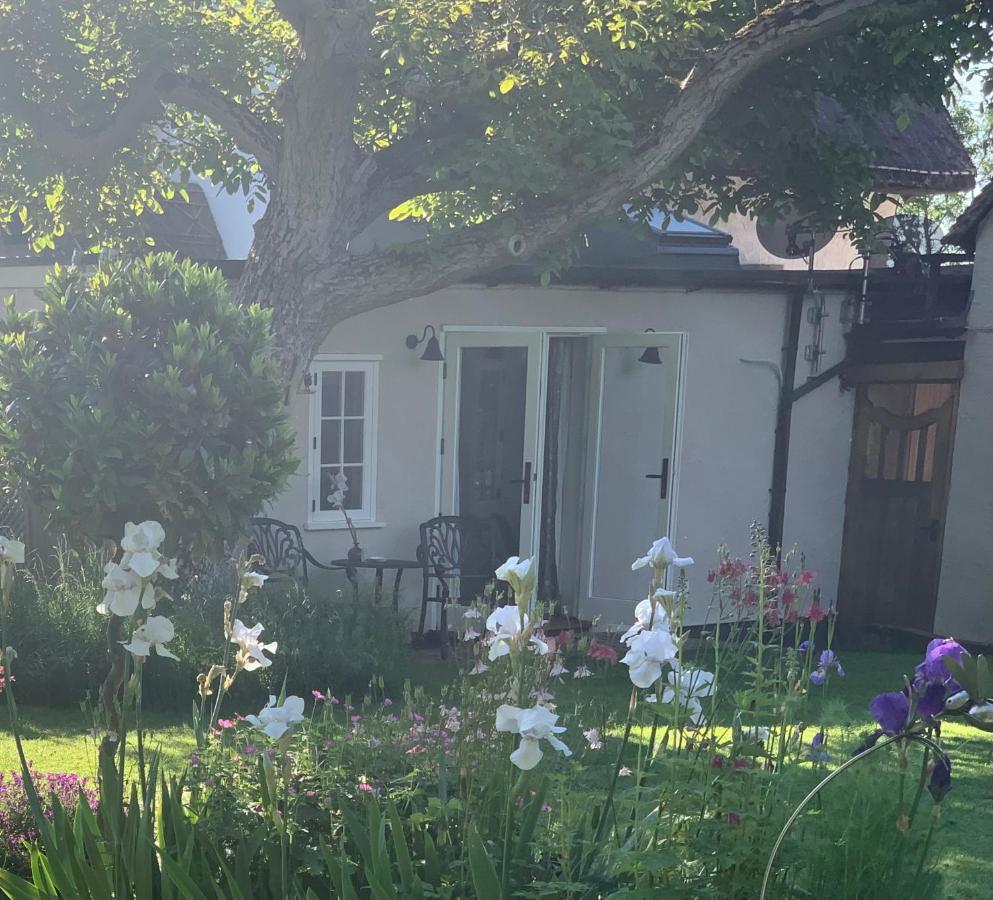 Corner House Luxury Bnb Little Dunmow Exterior foto