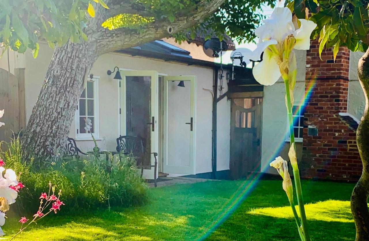 Corner House Luxury Bnb Little Dunmow Exterior foto